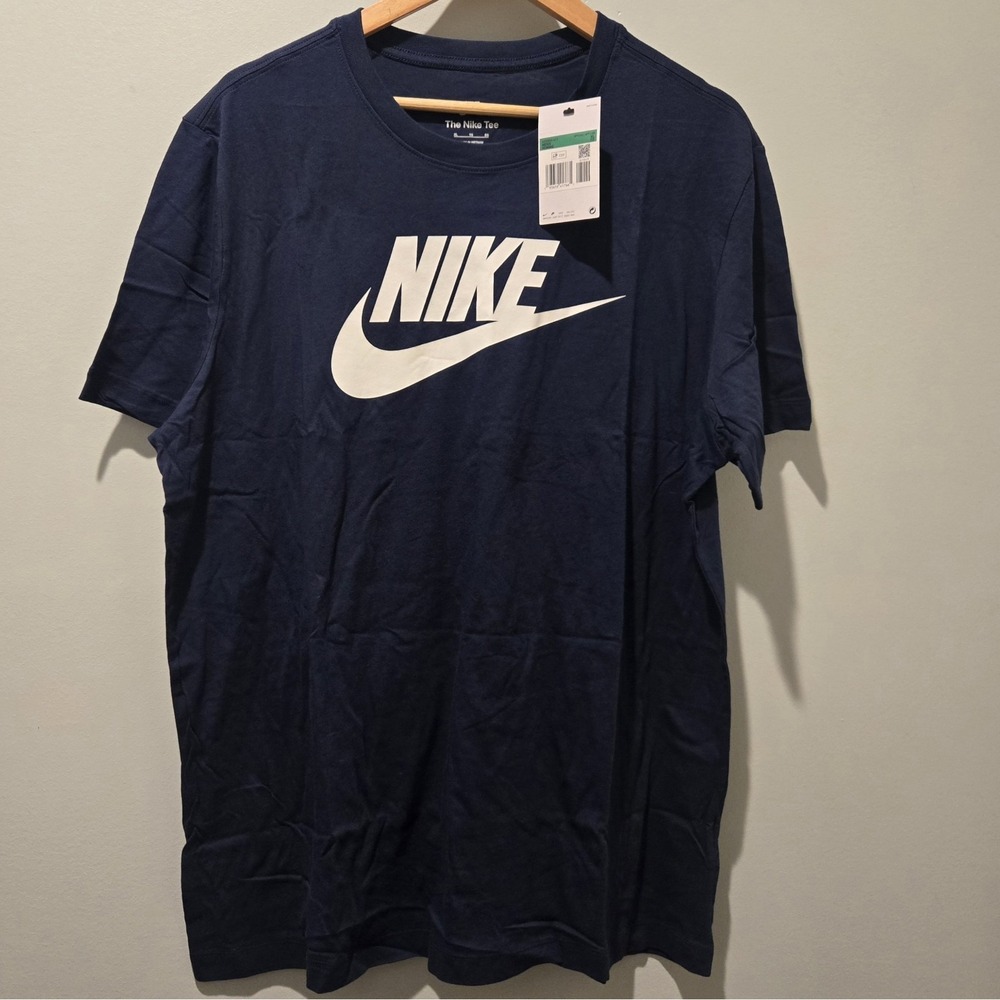 Nike Men's Sportswear T-Shirt XL Navy Blue Short Sleeve White Logo Graphic Tee